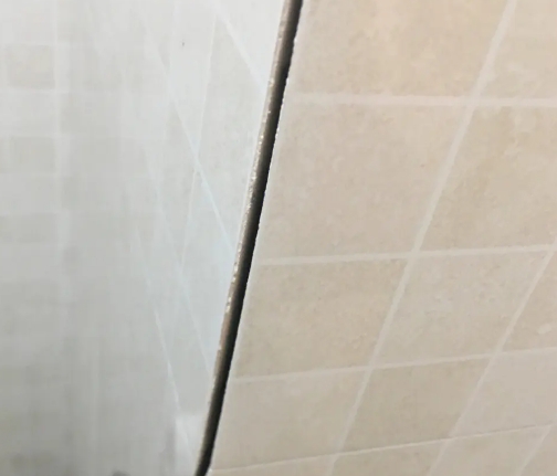 苍溪瓷砖空鼓维修公司分享阳台瓷砖脱落的修复过程可以分为以下几个步骤