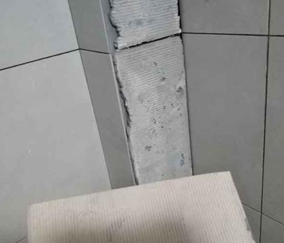 苍溪瓷砖空鼓维修公司分享下厨房瓷砖脱落的补救措施。